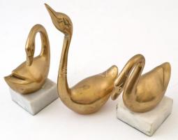 Jelzés nélkül:  3 db réz hattyú figura egyik talapzat nélkül, m:11-22 cm