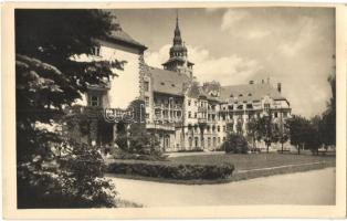 40 db MODERN fekete-fehér magyar városképes lap az 50-es és 60-as évekből / 40 modern black and whit...