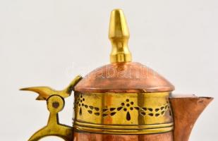 Jugendstil vörösréz karafa, sárgaréz rátétekkel, jelzés nélkül,  m: 32 cm