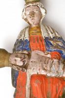 cca 1800-1900 Sasvári Pieta, festett fa, kopott, modern hátlappal, 32×16,5×5,5 cm