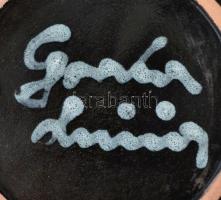 Gorka Lívia (1925-2011): Gyöngytyúkos fali tál. Kézzel festett festett mázas kerámia, jelzett, apró ...