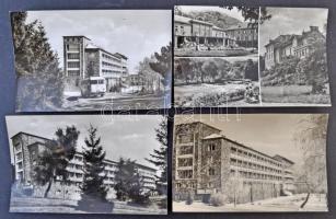 115 db MODERN magyar fekete-fehér városképes lap, hegyvidéki üdülők / 115 modern Hungarian black and white town-view postcards with mountain resorts