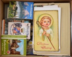 Vegyes, többségében modern papírrégiség tétel, közte képeslapokkal, nyomtatványokkal, 2 db modern té...