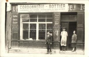 75 db RÉGI családi fotó képeslap / 75 pre-1945 family photo postcards