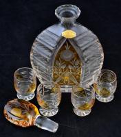 Üveg kiöntő dugóval + 4 db hozzá illő kupica, hibátlanok, a dugón kis üvegtesten belüli repedéssel