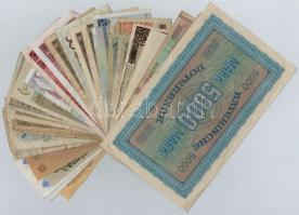 30db-os vegyes külföldi bankjegy tétel, közte Csehszlovákia, Kína, Német Birodalom, Olaszország, Rom...