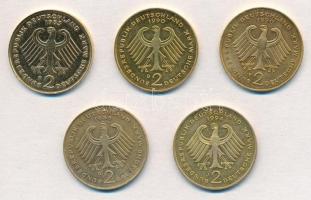 NSZK 1983-1994. 2M (5xklf) mind aranyozva T:2 ph.
FRG 1983-1994. 2 Mark (5xdiff) all gilt C:XF edge...