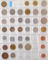 187db-os vegyes külföldi fémpénz tétel albumba rendezve, közte Omán, Palesztina, Pakisztán, Paraguay...