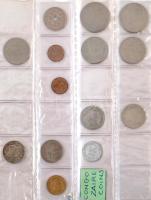 147db-os vegyes külföldi fémpénz tétel albumba rendezve, közte Amerikai Egyesült Államok, Argentína....