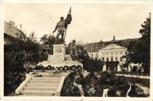 Kalocsa, Hősök szobra, emlékmű. Készítette Sidló Ferenc (EK)