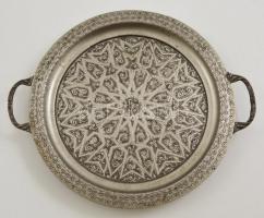 Gazdagon díszített fém füles tálca, d: 34,5 cm