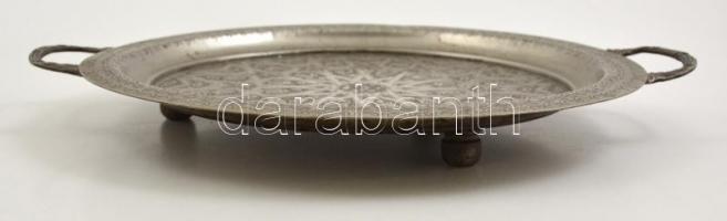 Gazdagon díszített fém füles tálca, d: 34,5 cm