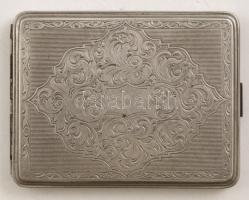 Díszes fém cigarettatárca, 10,5×8×1,5 cm