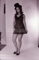 cca 1970 Szépek és huncutok, de biztosan nem szégyenlősök, szolidan erotikus felvételek, 39 db vinta...