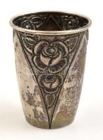 Ezüst (Ag.) rózsás keresztelő pohár, jelzett, mesterjeggyel, kopott, m:7,5 cm, nettó:52 g