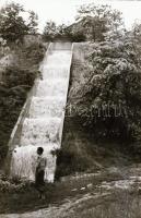 cca 1952 Sztálinvárosi riport, 53 db szabadon felhasználható vintage negatív + 12 db vintage fotó, a...