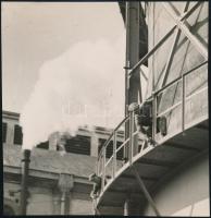 cca 1942 Gaál Margit: Festők, jelzés nélküli vintage fotóművészeti alkotás a szerző hagyatékából, 17...