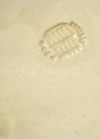 Zsolnay ágytál, jelzett, máz alatti repedésekkel, d: 28,5 cm