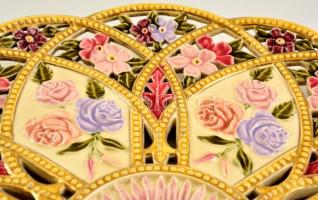 Josef Steidl Znaim áttört fajansz dísztál, kézzel festett, jelzett, kopás nyomokkal, d:39 cm