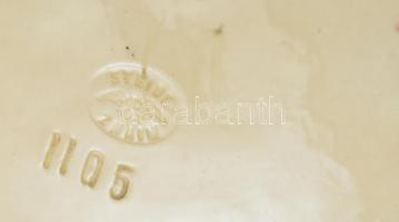 Josef Steidl Znaim áttört fajansz dísztál, kézzel festett, jelzett, kopás nyomokkal, d:39 cm