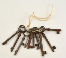 10 db régi kulcs