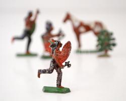 cca 1930 Festett kopott ólomkatonák: indián (4 db), ló, bokor, összesen: 6 db, m: 3-6 cm