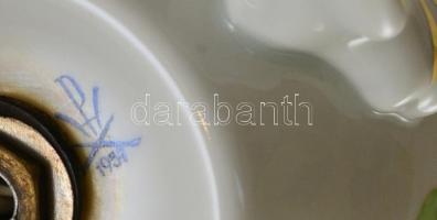 Herendi porcelán virágmintás lámpatest, kézzel festett, jelzett, kis kopásnyomokkal, m: 23,5 cm