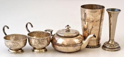 cca 1910 jelzett angol alpakka tárgyak (csésze, gyertyatartó,pohár, kis kiöntő), összesen:5 db