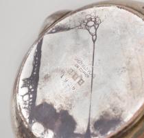 cca 1910 jelzett angol alpakka tárgyak (csésze, gyertyatartó,pohár, kis kiöntő), összesen:5 db