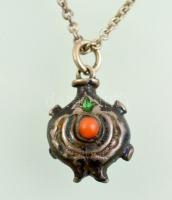 Ezüst (Ag.) nyaklánc korall berakásos függővel, jelzett, h: 50 cm, bruttó 6,6 g