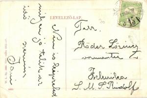 1916 Kisújszállás, Fő tér, Marta István Mészárszék, Lusztig üzlete, asszonyok korsókkal a kútnál. W....