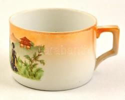 Zsolnay porcelán teás csésze, gésás jelenettel, jelzett, kopásnyomokkal, m: 5,5 cm, d: 8,5 cm