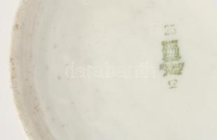 Zsolnay porcelán teás csésze, gésás jelenettel, jelzett, kopásnyomokkal, m: 5,5 cm, d: 8,5 cm