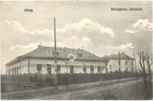 Dunakeszi-Alag, Községháza iskolával, magyar címer