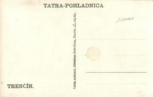 Trencsén, Trencín; úszó vízimalom (hajómalom), háttérben a vár / floating watermill (ship mill), cas...