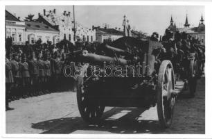 1940 Máramarossziget, Sighetu Marmatiei; bevonulás / entry of the Hungarian troops, tank