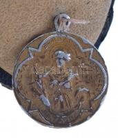 ~1930-1940. "M. Kir. 1. Honv. Légvédelmi Tüzérosztály / Szent Borbála" fém medál füllel (1...