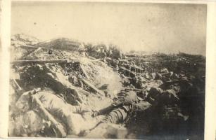 "Csendélet" csata után, halottak a harctéren / WWI Austro-Hungarian K.u.K. military, "Still life" after a battle, corpses, dead bodies all over the field. photo