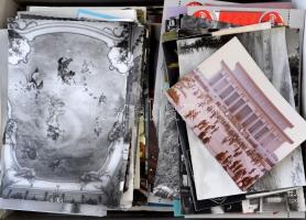 1 cipősdoboz MODERN magyar és külföldi városképes lap / A box of modern Hungarian and worldwide town...