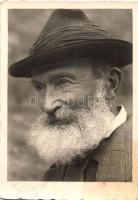 31 db MODERN népviseletes motívumlap / 31 modern folklore motive postcards