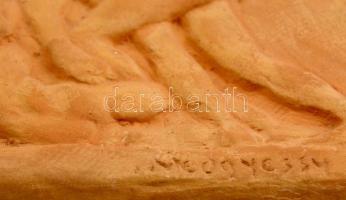 Medgyessy Ferenc (1881-1958): Menekülők. Terrakotta relief, jelzett, nagyon apró lepattanással, 30×1...