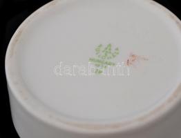 Hollóházi porcelán zöld virágmintás ékszertartó doboz, matricás, jelzett, hibátlan, d: 7 cm, m: 3 cm