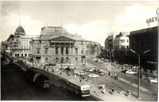 Budapest - 1 régi litho és 1 modern képeslap a Nemzeti Színházról / 1 pre-1945 litho and 1 modern to...
