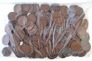 Amerikai Egyesült Államok ~1940-1950. 1c érmék ~918g-os súlyban T:vegyes USA ~1940-1950. 1 Cent coins in ~918g weight c:mixed