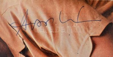 Garas Dezső (1934-2011) és Avar István (1931-2014) színművészek aláírásai őket ábrázoló újságlapon