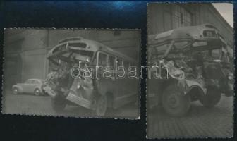 cca 1950-1960 Budapest, A 3-as Ikarusz busz balesete, 2 db fotó, 8,5×5,5 cm