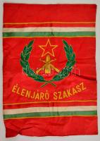 Élenjáró szakasz feliratú szocialista zászló, kissé foltos, 52×37,5 cm