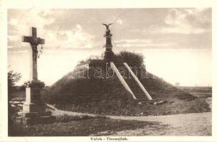 Tiszaújlak, Vulok, Vylok; Turul szobor, a Rákóczi-szabadságharc első győztes csatájának emlékoszlopa / Rákóczi memorial statue