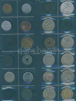 Jó világgyűjtemény, 230 db régi és új sok tengerentúllal, vadonatúj berakólapokon!