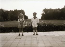 cca 1940 Balatoni privát felvételek (vitorlások, játszóterek, vízpart), 21 db szabadon felhasználhat...